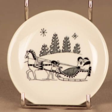 Arabia Harraste decorative plate, “Sailboat” designer Raija Uosikkinen