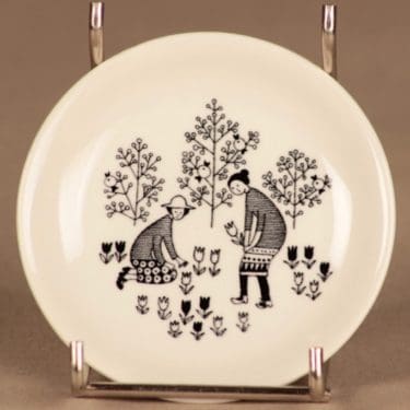Arabia Harraste decorative plate, “in the autumn wind” designer Raija Uosikkinen