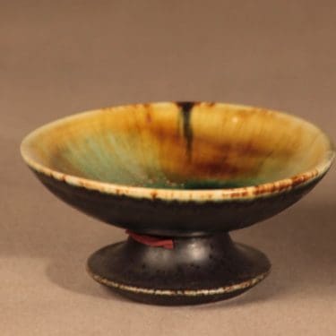 Arabia kynttilänjalka, käsinmaalattu, suunnittelija Liisa Hallamaa, käsinmaalattu, signeerattu