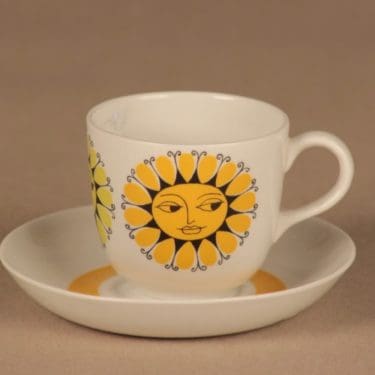 Arabia Mars lastenkuppi, keltainen, musta, suunnittelija Esteri Tomula, keltainen, musta, serikuva, aurinko