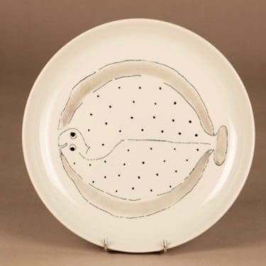 Arabia Kala lautanen, käsinmaalattu, suunnittelija Anja Juurikkala, käsinmaalattu, kala, käsinmaalattu