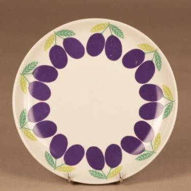 Arabia Pomona Luumu plate designer Raija Uosikkinen