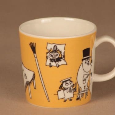 Arabia Muumi muumimuki, Toimisto, suunnittelija Tove Slotte-Elevant, Toimisto, muumi