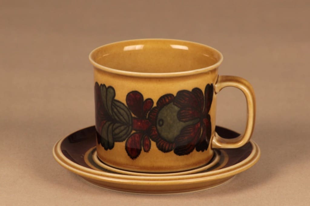 Arabia Otso kaakaokuppi, ruskea, suunnittelija Raija Uosikkinen,