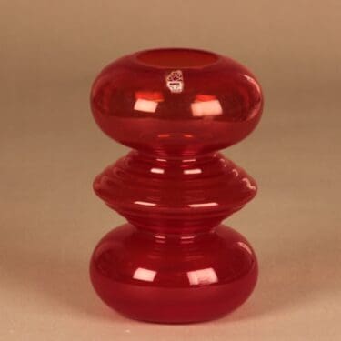 Riihimäen lasi Tiimalasi maljakko, punainen, suunnittelija Nanny Still,