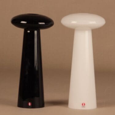 Iittala Atlas kynttilänjalka, musta ja valkoinen, 2 kpl, suunnittelija Harri Koskinen,