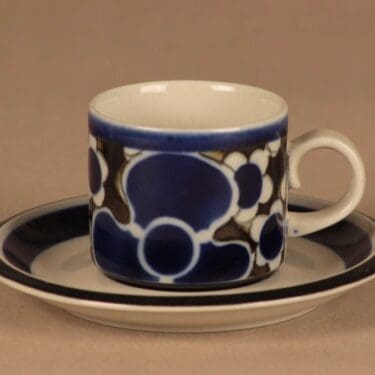 Arabia Saara kahvikuppi, sininen, ruskea, suunnittelija Anja Jaatinen-Winquist,