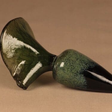 Nuutajärvi Lasinen kasvimaa lasiveistos, Sokerinauris, suunnittelija Oiva Toikka, Sokerinauris