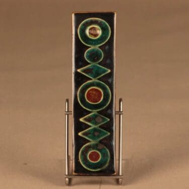 Arabia AH seinäkoriste, käsinmaalattu, suunnittelija Annikki Hovisaari, käsinmaalattu, geometria