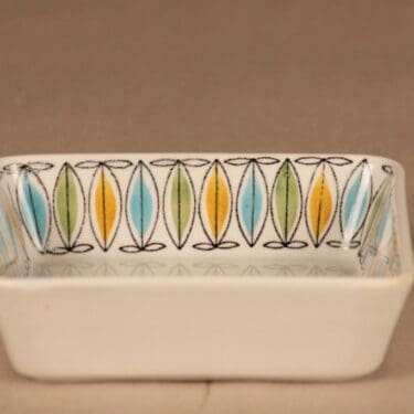 Arabia Korona bowl designer Raija Uosikkinen