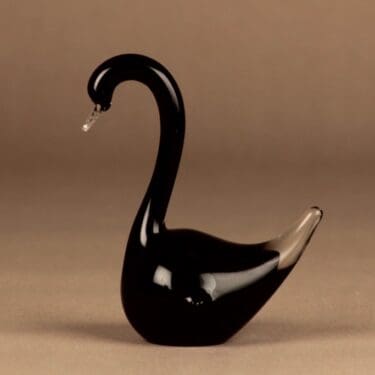 Kumela 4903 figuuri, Joutsen, suunnittelija Armando Jacobino, Joutsen, signeerattu