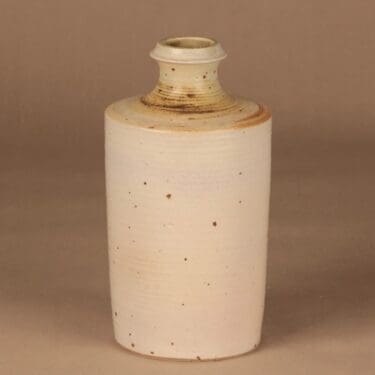 Arabia maljakko, signeerattu, suunnittelija Anja Jaatinen-Winquist, signeerattu