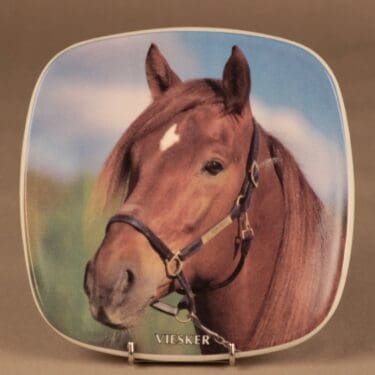 Arabia Suomen Hippos Vuosilautanen 1996, Ori Viesker, suunnittelija , Ori Viesker, hevosaihe, tilaustyö, numeroitu