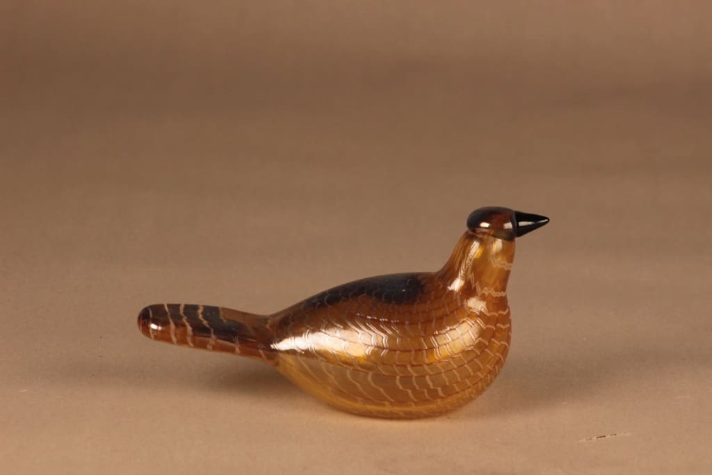 Nuutajärvi lintu , Karjalan kultakäkönen, suunnittelija Oiva Toikka, Karjalan kultakäkönen