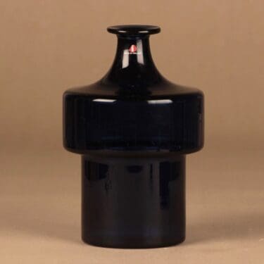 Iittala 2518 pullo, signeerattu, suunnittelija Timo Sarpaneva, signeerattu