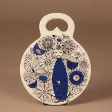 Arabia Pastoraali talouslevy, sininen, musta, valkoinen, suunnittelija Esteri Tomula,