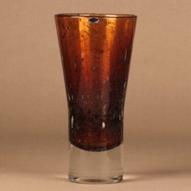 Nuutajärvi Vulcano maljakko, signeerattu, suunnittelija Heikki Orvola, signeerattu