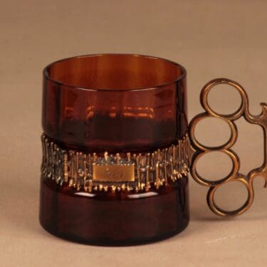 Kumela 1044/S oluttuoppi, messinikahvalla, suunnittelija Pentti Sarpaneva, messinikahvalla, nyrkkirauta