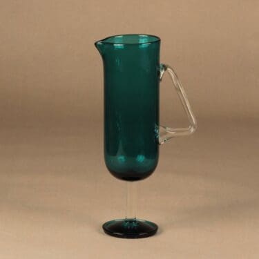 Riihimäen lasi Harlekiini mehukaadin, jalallinen, suunnittelija Nanny Still, jalallinen