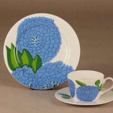 Iittala Primavera kahvikuppi ja lautaset(2), sininen, vihreä, suunnittelija Maija Isola,