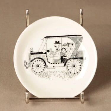 Arabia Harraste seinäkoriste suunnittelija Raija Uosikkinen