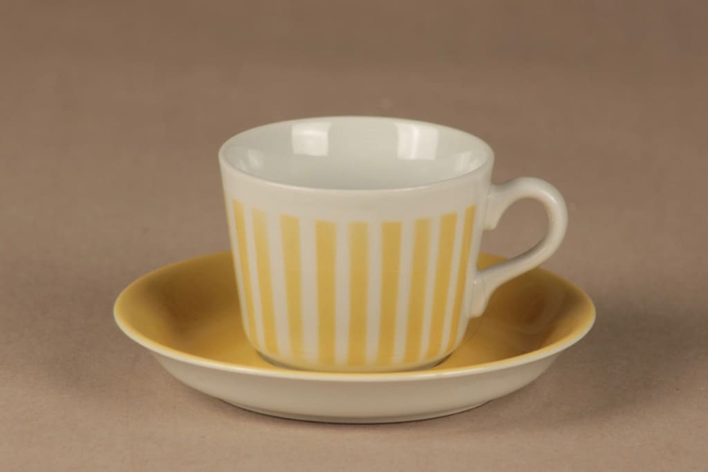 Arabia AA kahvikuppi, puhalluskoriste, suunnittelija , puhalluskoriste, raita, viiva