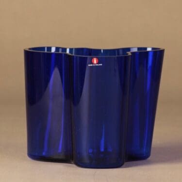 Iittala Aalto-Collections maljakko, numeroitu, suunnittelija Alvar Aalto, numeroitu, signeerattu