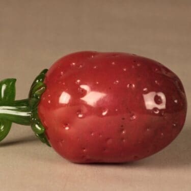 Nuutajärvi Fruits art glass object Strawberry designer Oiva Toikka