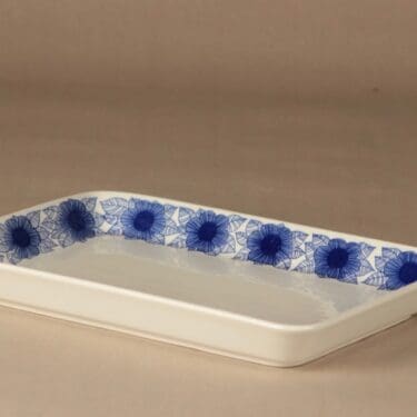 Arabia Malva tarjoiluvati, sininen, suunnittelija Esteri Tomula, kukka, ornamentti