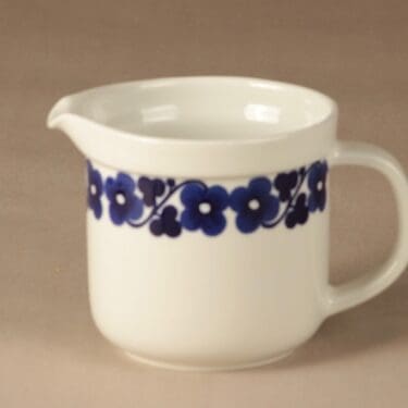 Arabia Aamu kaadin suunnittelija Esteri Tomula