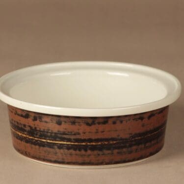 Arabia uunivuoka M, käsinmaalattu, suunnittelija Esteri Tomula, käsinmaalattu, raita