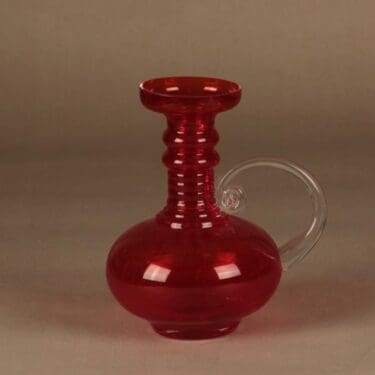 Riihimäen lasi Kleopatra maljakko, punainen, suunnittelija Tamara Aladin,