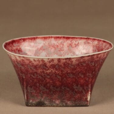 Rörstrand taidekeramiikkakulho, punainen, suunnittelija Oiva Toikka,
