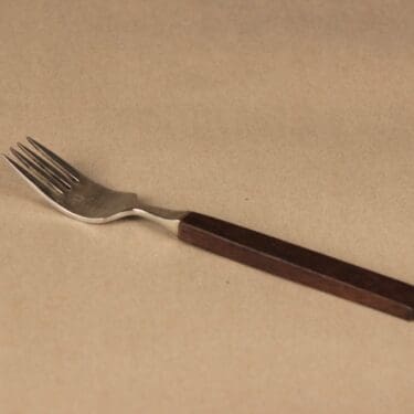 Fiskars Triennale de Luxe veitsi, suunnittelija Bertel Gadberg,