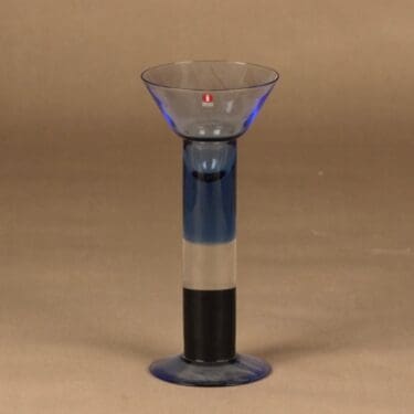 Nuutajärvi Pro Arte Kynttilänjalka, Lampi, suunnittelija Kerttu Nurminen, Lampi, signeerattu