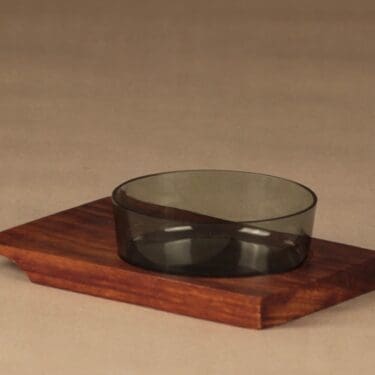 Nuutajärvi 1367 leikkelekulho suunnittelija Saara Hopea