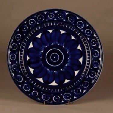 Arabia Valencia tarjoilulautanen, käsinmaalattu, suunnittelija Ulla Procope, käsinmaalattu, signeerattu