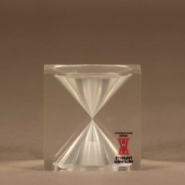 Tiimalasi, Hetkinen lapselle, suunnittelija Tapio Wirkkala, Hetkinen lapselle