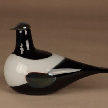 Nuutajärvi lintu , Harakka, suunnittelija Oiva Toikka, Harakka, signeerattu