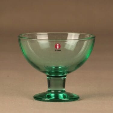 Iittala Verna jälkiruokamalja, jalallinen, suunnittelija Kerttu Nurminen, jalallinen