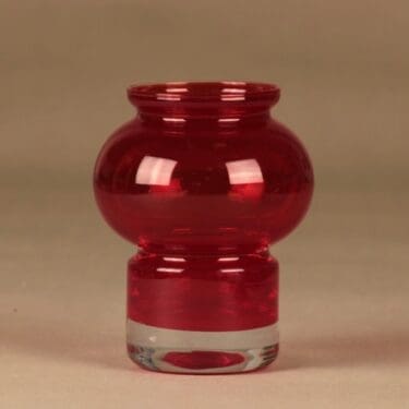 Riihimäen lasi Välkky tuikkulyhty, punainen, kirkas, suunnittelija Tamara Aladin,