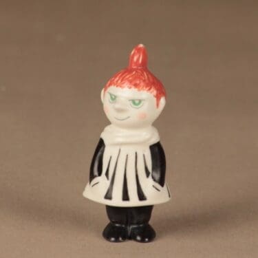 Arabia Muumi figuuri, Pikku Myy, suunnittelija Tuulikki Pietilä, Pikku Myy, käsinmaalattu