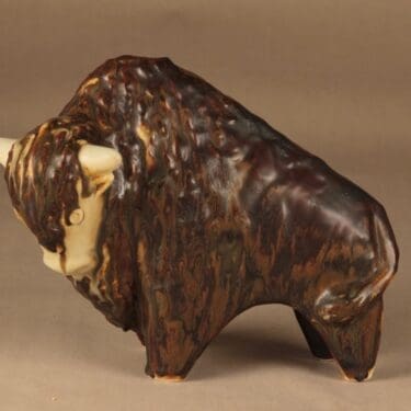 Arabia figuuri, Biisoni, suunnittelija Taisto Kaasinen, Biisoni, signeerattu