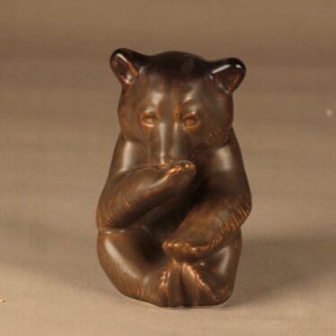 Arabia figuuri, Karhu, suunnittelija Lea von Mickwitz, Karhu, signeerattu