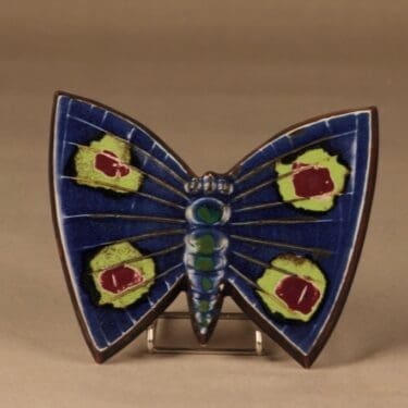 Arabia seinäkoriste, Perhonen, suunnittelija Taisto Kaasinen, Perhonen, signeerattu