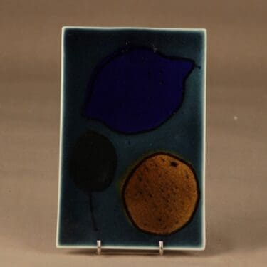 Arabia seinäkoriste, Hedelmä, suunnittelija Gunvor Olin-Grönqvist, Hedelmä, signeerattu