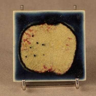 Arabia seinäkoriste, Hedelmä, suunnittelija Gunvor Olin-Grönqvist, Hedelmä, signeerattu