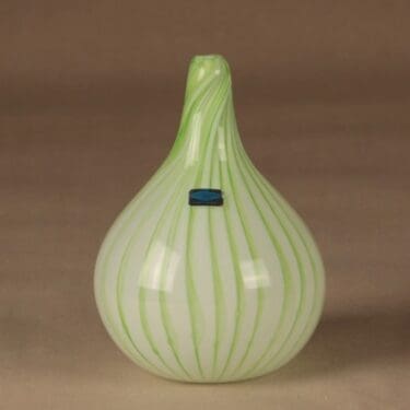 Nuutajärvi Vihannekset lasiveistos, Sipuli, suunnittelija Oiva Toikka, Sipuli, signeerattu, numeroitu