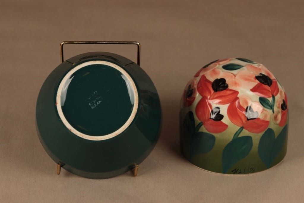 Arabia HLS ikikukka, Soilikki, suunnittelija Heljä Liukko-Sundström, Soilikki, käsinmaalattu yläosa kuva 2