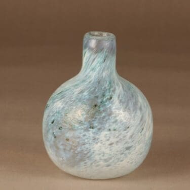 Nuutajärvi Tunturissa koristepullo suunnittelija Oiva Toikka